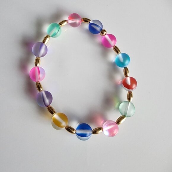 Vibrant Multicolor Beaded Bracelet with Gold Accents - Picture 2 of 5